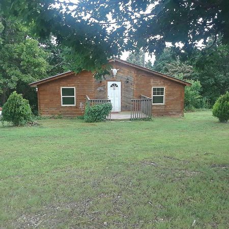 Cedar Cabin Located On A Buffalo Farm Marshall Εξωτερικό φωτογραφία