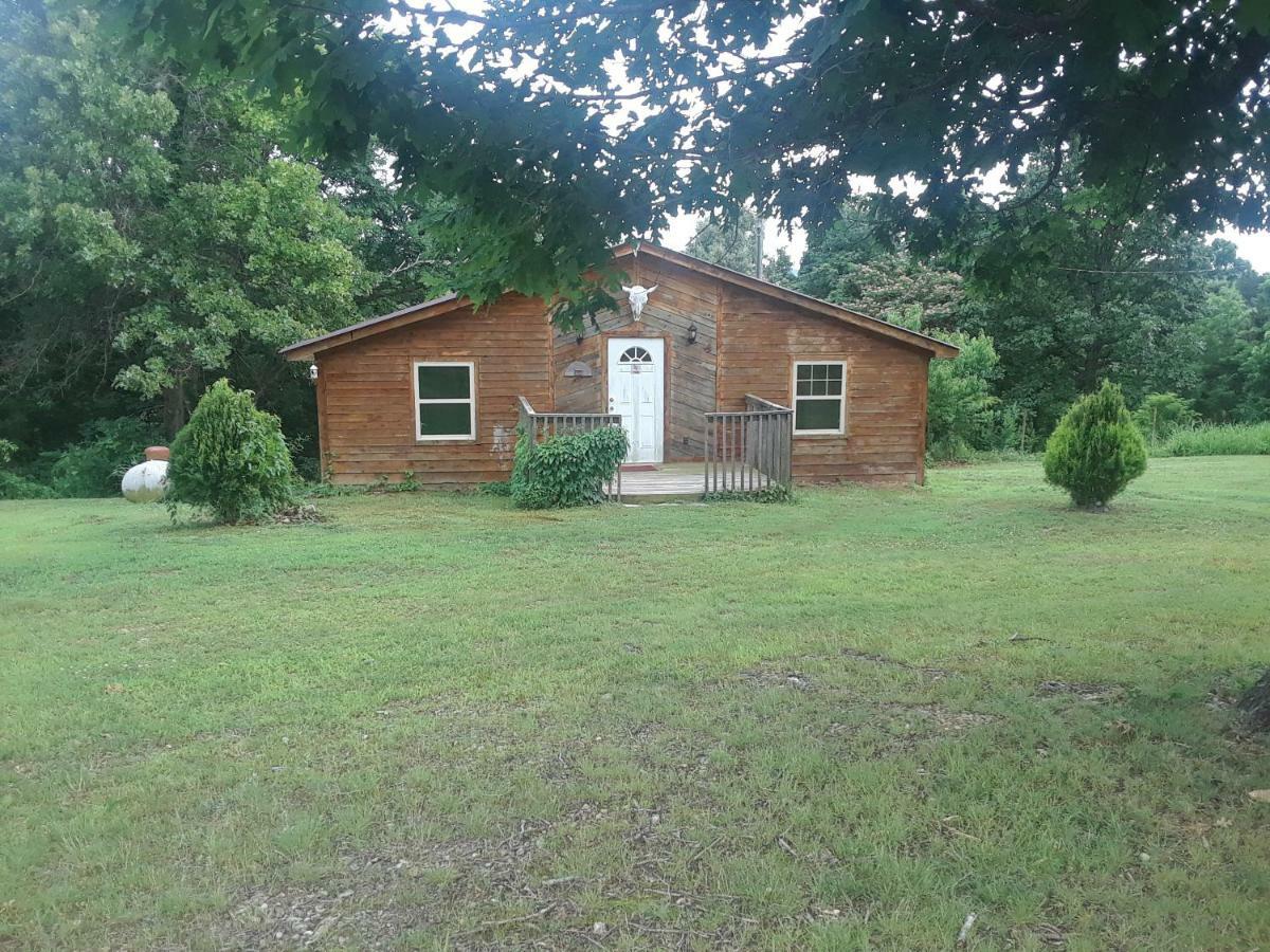Cedar Cabin Located On A Buffalo Farm Marshall Εξωτερικό φωτογραφία